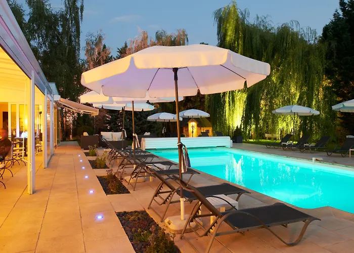 Hotel Les Jardins D'Adalric